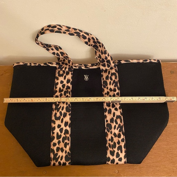 Victoria’s Secret Leopard Mesh Tote Swim Beach Bag NWT - Picture 7 of 9